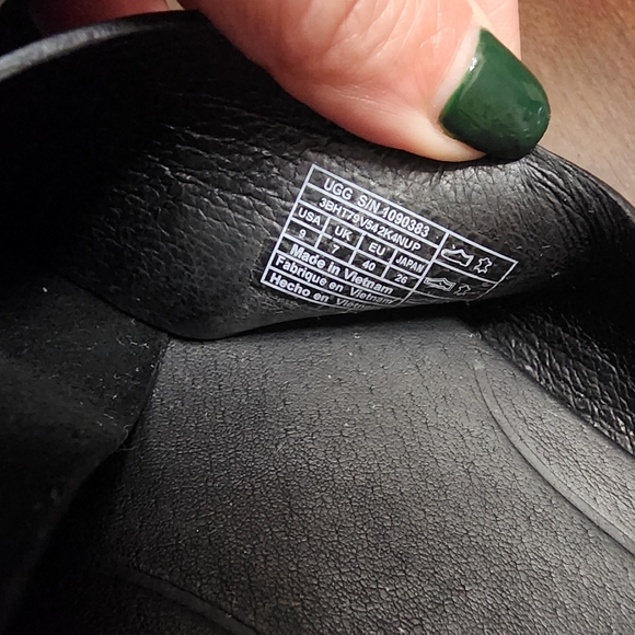 Ugg Black Treadlite Sandals Womens Size 9 - Picture 6 of 8